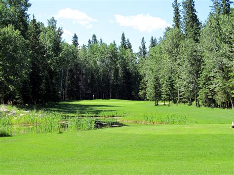 Overlooking the 18th green and marina at candle lake golf resort, the waters edge restaurant features a variety of dining options. Candle Lake Golf Course in Candle Lake, Saskatchewan ...