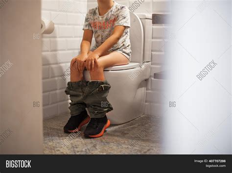 Plante Monopole Aile Boy Sitting Toilet Modernisation P N Tration Se