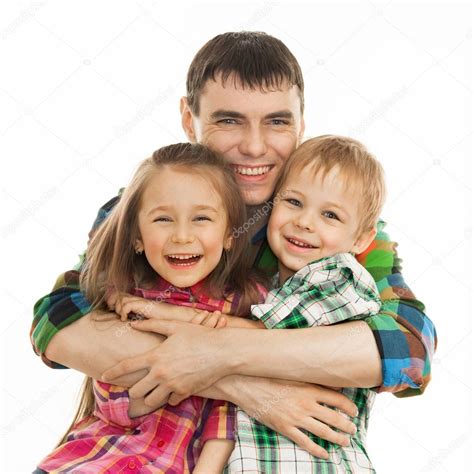 Alegre Padre Abrazando A Su Hijo Y Su Hija — Fotos De