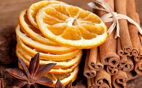 9 Uses Of Cinnamon To Lighten Hair