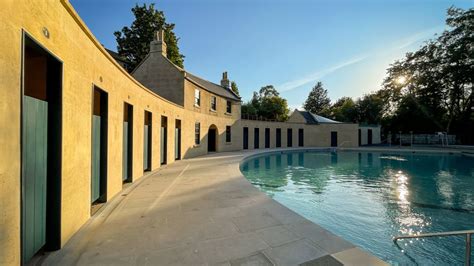 Historic 207 Year Old Outdoor Swimming Pool Reopens In Bath England Cnn