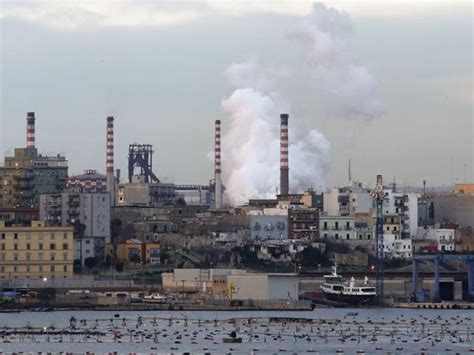 It is the capital of the province of taranto and is an important commercial port as well as the main italian naval base. Ilva Taranto inquinamento: nel 2019 più emissioni ...