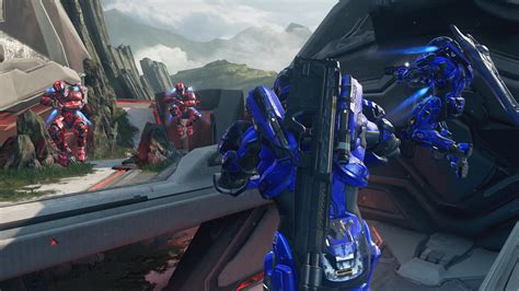 Halo 5 Guardians Arena Multiplayer Preview Spartan Charging Forward