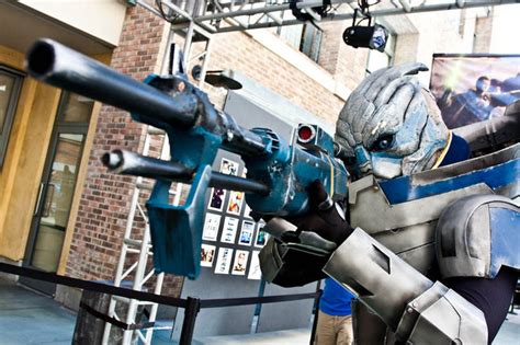 Gears Of Halo Master Chief Forever Garuss Cosplay From Mass Effect