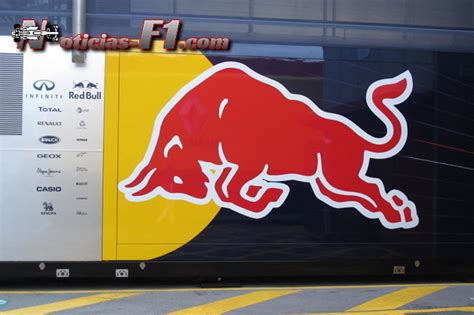Los seleccionados son los que quedaron en las primeras posiciones de la red bull batalla de los gallos exhibición: Recuperados parte de los trofeos robados a Red Bull ...