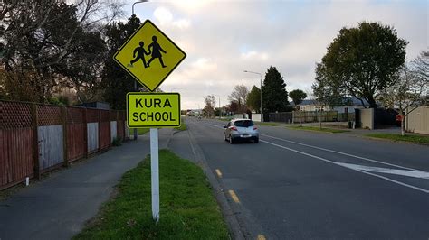 Māori Language Week And Bilingual Traffic Signs Viastrada