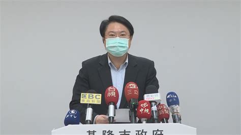 內文： 國內爆發6例感染源不明本土病例，分屬宜蘭羅東與新北蘆洲，被定調進入社區感染，現又 傳出基隆有確診病例。 衛福部長陳時中今（12）日赴立法院衛環會進行專案報告並備詢，他 強調. 快新聞／艦隊確診1人住基隆! 林右昌：4/17 21:20台北至基隆國光客運乘客請電1922-民視新聞網