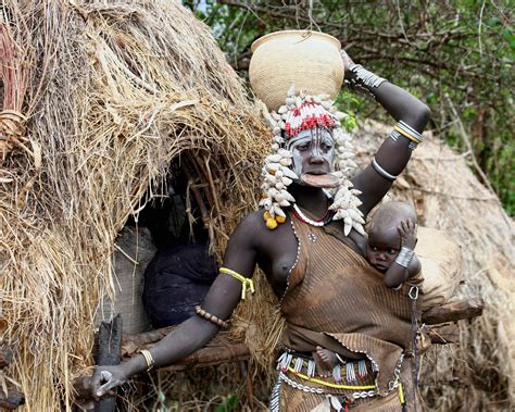 Africa Ethiopia Debub Omo Zone Mursi Tribesmen Arthurimmo Le Mag