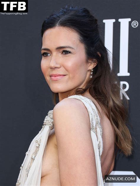 Mandy Moore Sexy Seen Showing Off Her Hot Tits At The Annual Critics