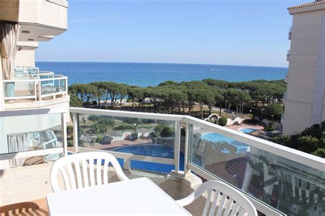Se la conoce popularmente como el portal de la costa brava, pues fue la primera villa de esta costa.es por ello que blanes es un importante destino turístico de nuestro país, famoso por la belleza de sus playas y calas de agua cristalina, que se. Alquiler apartamento en Blanes, Costa Brava con piscina común y acceso a internet - Niumba