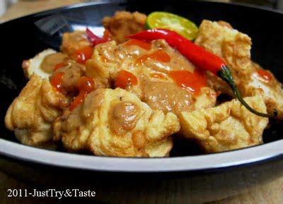 Resep ayam rebus pek cam ke (hainan chicken) masakan imlek yang. Membuat Batagor: Bakso Tahu Goreng | Resep masakan indonesia, Resep, Resep masakan