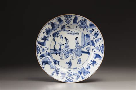 A Blue And White Plate Oaa