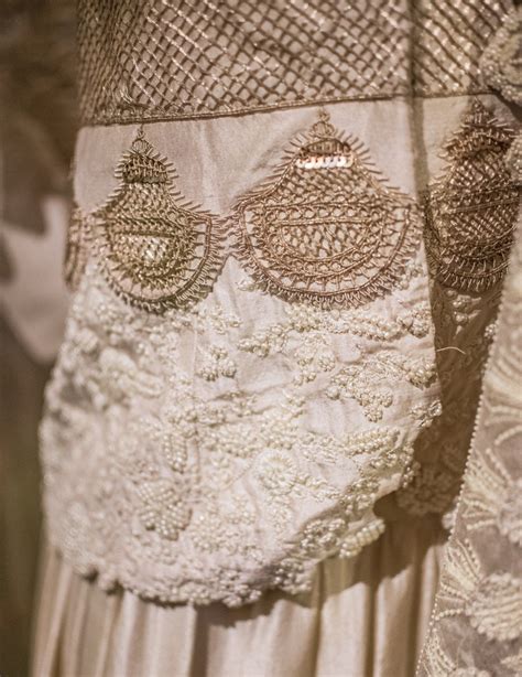 Anamika Khanna Couture'17 - HeadTilt | Anamika khanna, Couture embroidery, Kashmiri embroidery