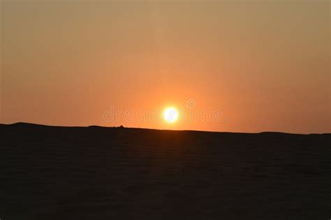 Esta Es Una Imagen O Paisaje De Hermosos Atardeceres En El Desierto O