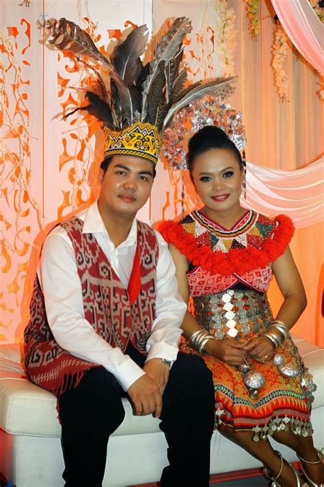 Suku kaum murut juga terdapat di brunei, sarawak dan sempadan kalimantan. M.O COUTURE & WEDDING SARAWAK: Bidayuh Iban Wedding 30.11.2013