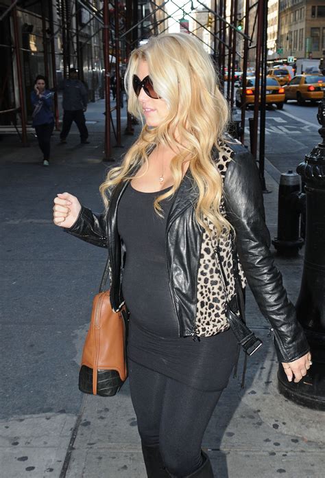 Pregnant Jessica Simpson Shopping In New York Hawtcelebs