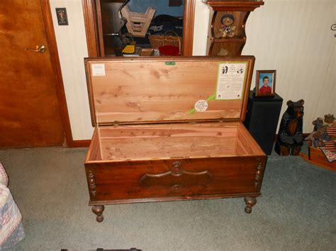 See full list on whereyoumakeit.com Lane Cedar Chest Value Serial Number - treedeck
