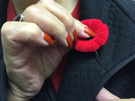 5 Things You Should Know About Poppy Etiquette For Remembrance Day