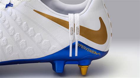 Harry kane ретвитнул(а) ritchie toland. Le Hypervenom Phantom per i 100 goals di Harry Kane