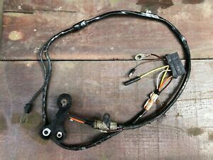 Should one of those wires go to the white post? NOS 1970 MUSTANG ALTERNATOR WIRING HARNESS D0AB-14305-A | eBay