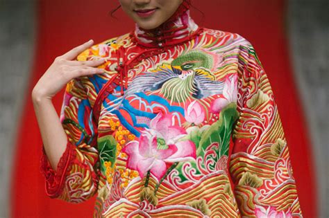 207 503 просмотра 207 тыс. #BNBFINDS: Traditional Chinese Dresses by Cocoon Bridal ...