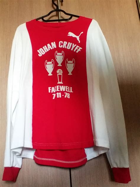 Source discount and high quality products. Ajax Bijzonder voetbalshirt 1978.
