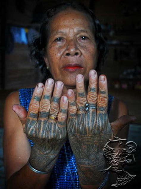 Strange Beautifull Culture The Essence Of Dayak Tattoo