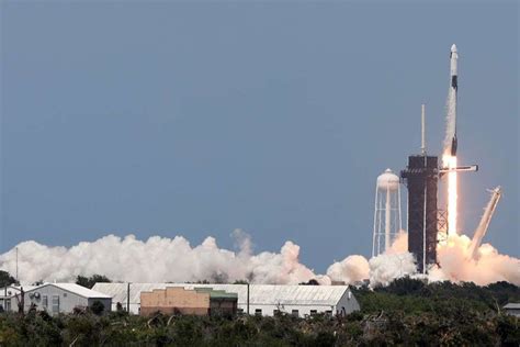 Mimpi diberi uang kertas oleh kakak. Profil Elon Musk, Sarjana Ekonomi Pendiri Tesla dan SpaceX ...