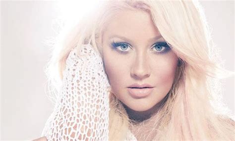 Christina Aguilera Sorprende Con Telepathy Estilodf