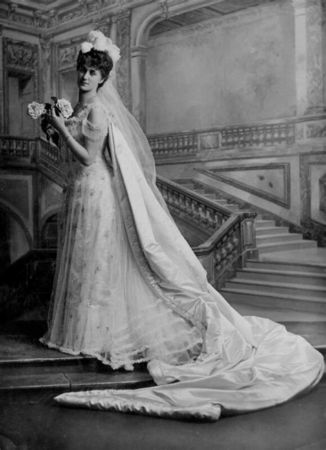 Elegant Photos That Show Wedding Dresses Of Edwardian Brides Vintage News Daily