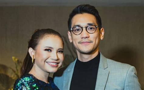 Benar, lagu yang dilantunkan afgan syahreza tersebut memang sangat terkenal dan seolah menjadi ikon lagu cinta yang wajib dinyanyikan saat galau. Rossa Tulis Pesan Super Manis Peringati Ultah Afgan, Foto 'Culun' Orientasi Kampus Terungkap