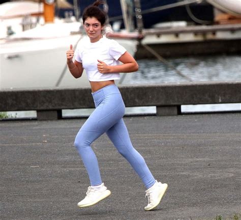 Archived from the original on 19 april 2021. Lorde - Boxing Class in Auckland 02/23/2019 • CelebMafia