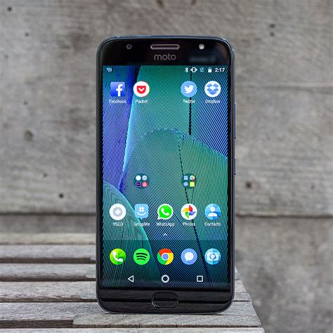 Motorola Moto G5s Plus Review Bigger And Better But At A Cost The Verge