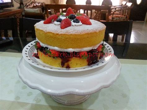 Light fluffy moist sponge cake recipe this cake has it all, after much research i finally made a sponge cake recipe that i was happy perfect sponge cake recipe: RODA BERPUSING MENCARI NIKMAT ALAM: VICTORIA SPONGE CAKE ...