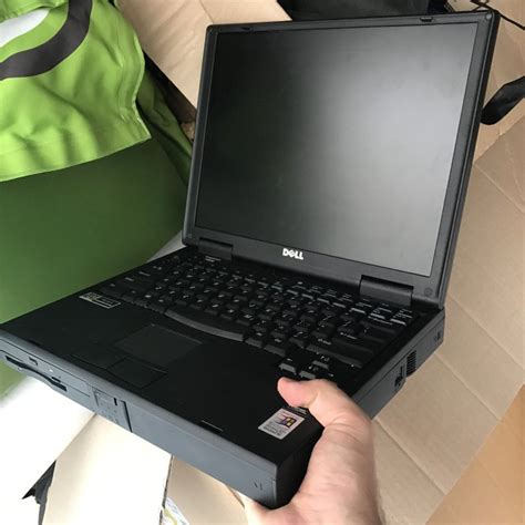 Old School Dell Laptop From 1998 Retailed For 3000 When It Was Free