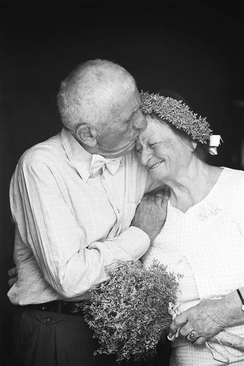 Pin By Alyse Quinn On Bio Couples In Love Old Couple In Love A Thousand Kisses Deep