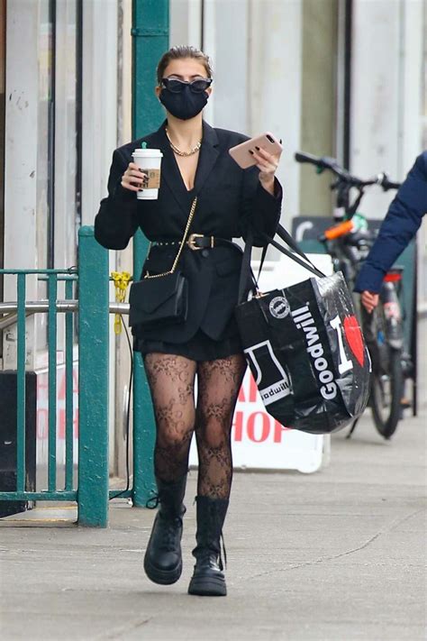 Julia Fox In A Black Blazer Was Seen Out In New York
