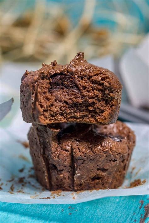 Aug 21, 2018 · 100 calorie chocolate mug cake recipe made with common ingredients in 30 seconds! Chocolate muffin | Almond recipes, Low calorie dessert ...