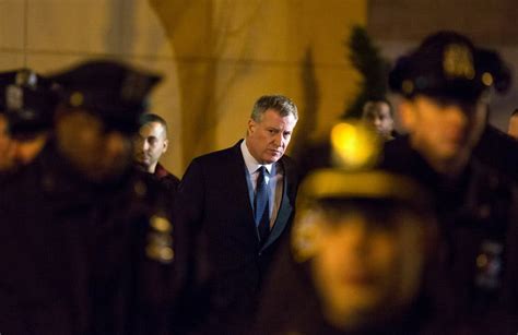 in police rift mayor de blasio s missteps included thinking it would pass the new york times