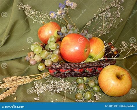 Ripe Apples With Grapes In A Basket Stock Image Image Of Healthy