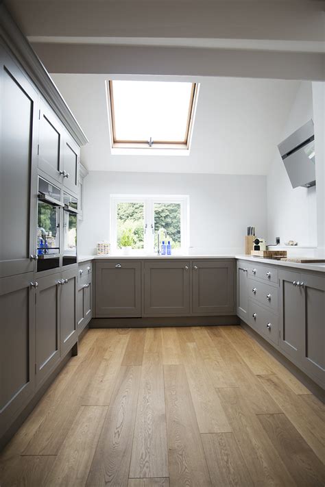 To design a kitchen uk. Design Tips for a U-Shaped Kitchen | Daniel Scott Kitchens
