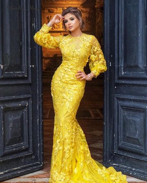 2019 Gold Yellow Lace Long Sleeve Dubai Evening Dress Mermaid 3d Flora Arabic Celebrity Prom