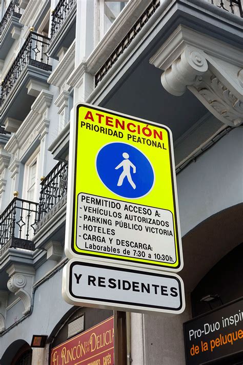 Simple Science: How to Make a Volcano with Kids