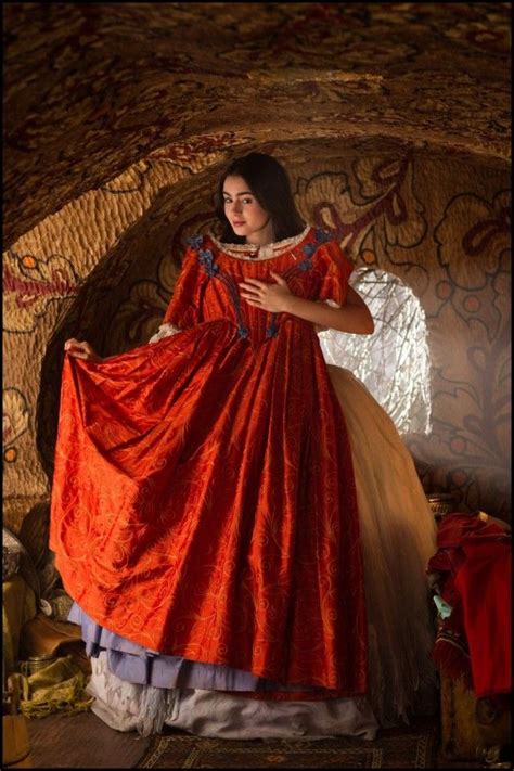 Blanche Neige Lily Collins Snow White Best Costume Design Costume