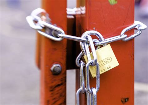 Ia menyarankan agar lockdown hingga peningkatan tracing, testing, dan. Pengamat: Pemerintah Harus Tegas Dalam Menerapkan Kebijakan, Pilihannya PPKM Skala Mikro Atau ...