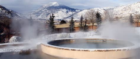 Yellowstone Hot Springs Natural Hot Spring In Gardiner Montana