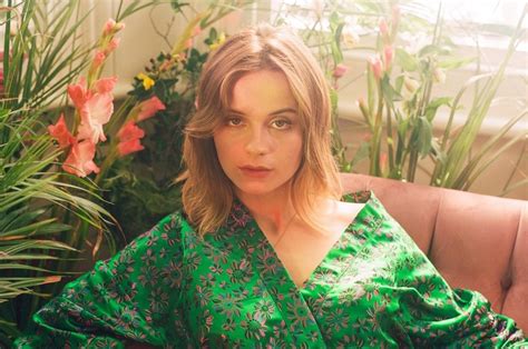 Gabrielle Aplin Releases New Song Like You Say You Do Pm Studio