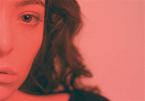 Sometimes, this also involves being single—a breakup and a raucous house party. ALBUM REVIEW: 'Melodrama' - Lorde • LOCK