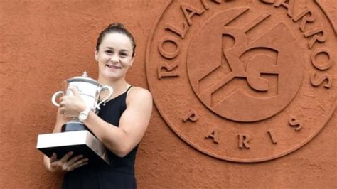 Ashleigh barty booked her place in a first wimbledon final with an impressive straight sets win over angelique kerber. Ash Barty's dad calls Open win 'surreal' | 7NEWS.com.au