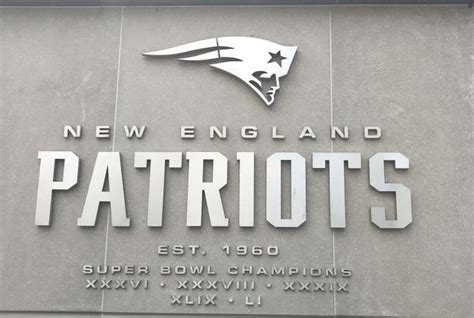 Pin By Bonnie Barowy On New England Patriots Football New England